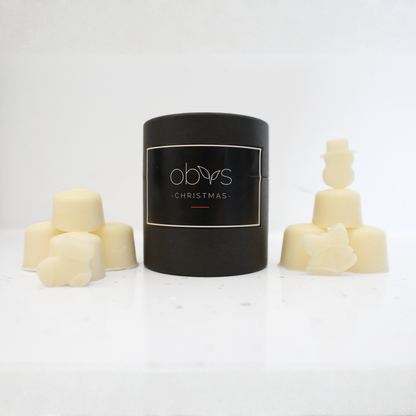 Hand-poured Christmas Wax Melts with cinnamon, clove & ginger essential oils. Warm, spicy, calming scent in clean coconut & rapeseed wax.